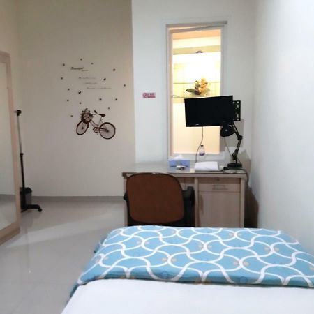 Ikiru To Live Hotel Surabaya Exterior photo
