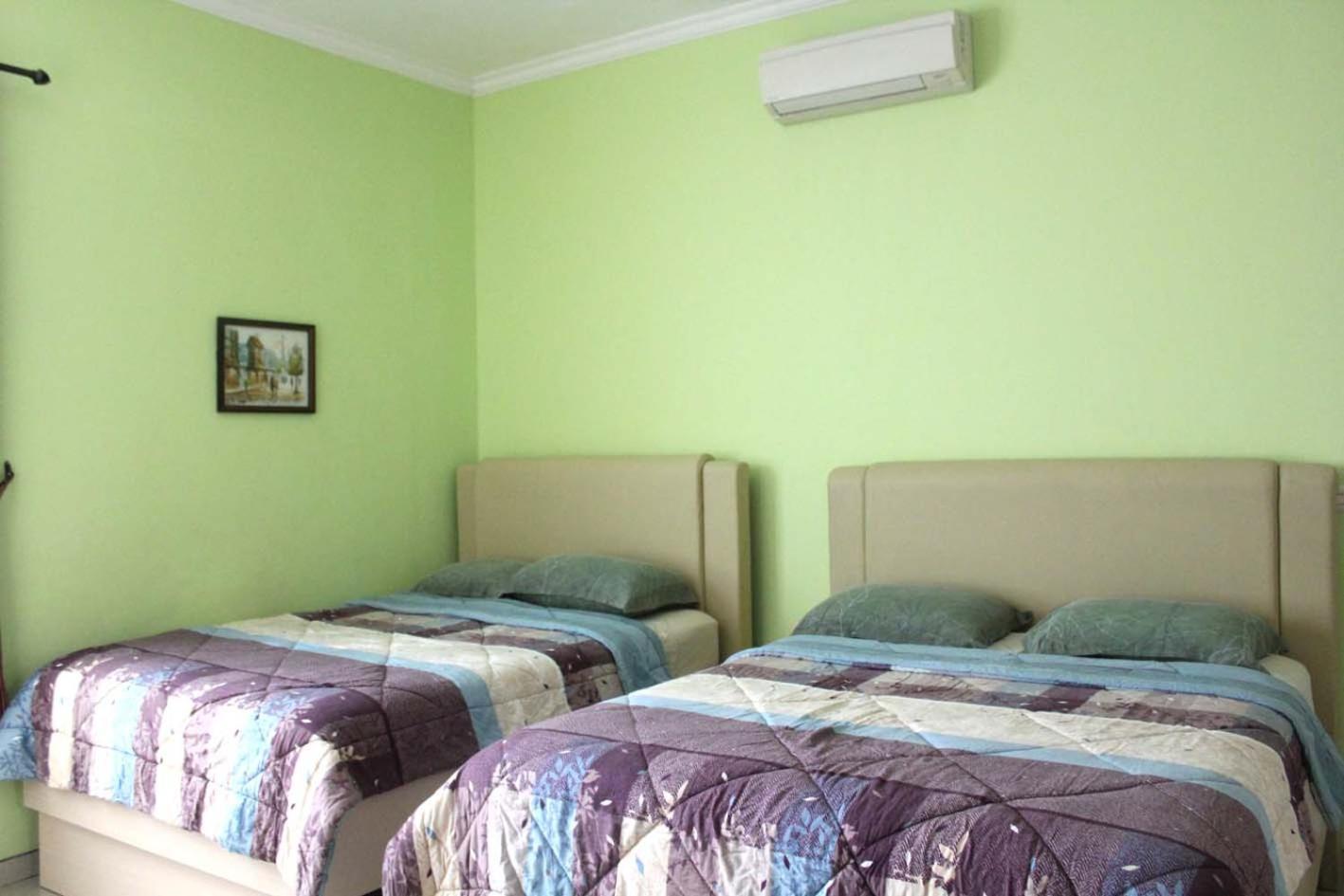 Ikiru To Live Hotel Surabaya Exterior photo