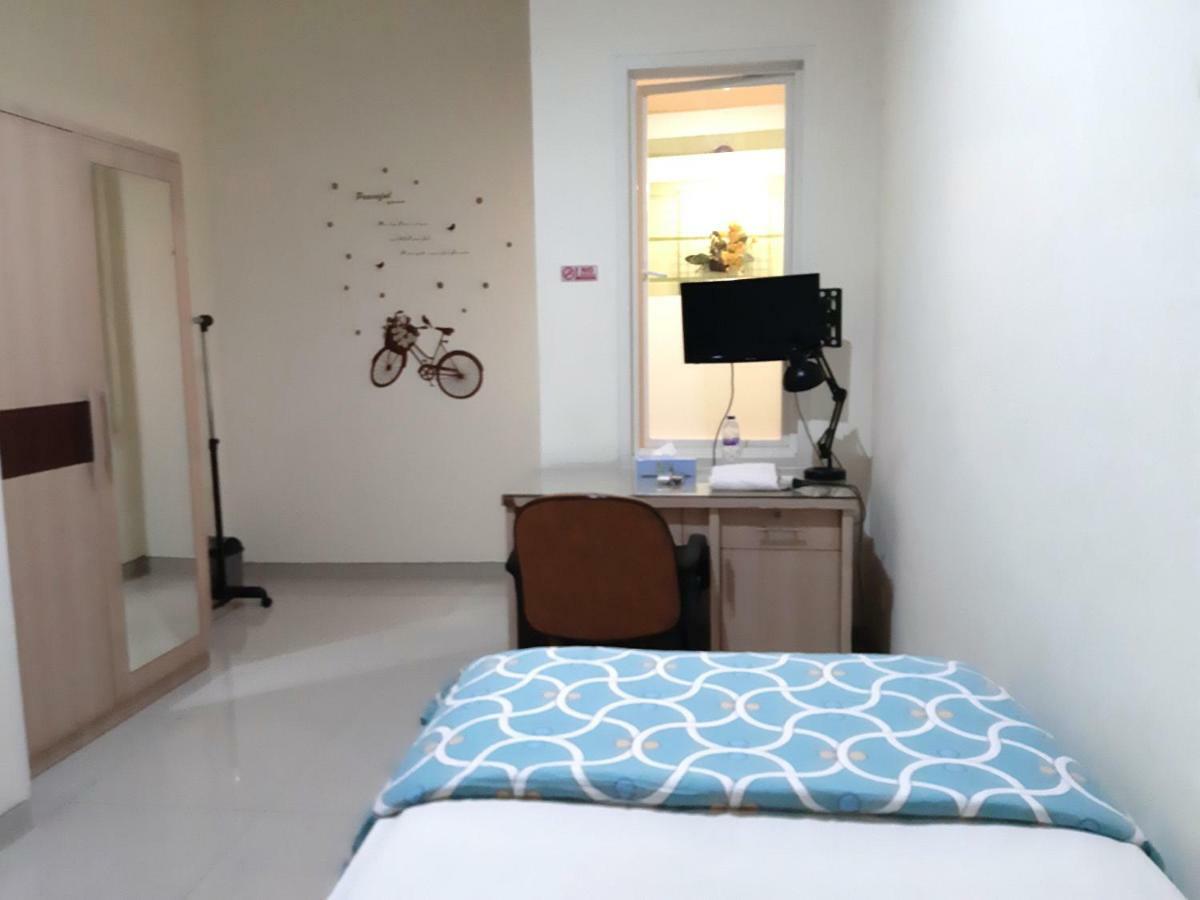 Ikiru To Live Hotel Surabaya Exterior photo