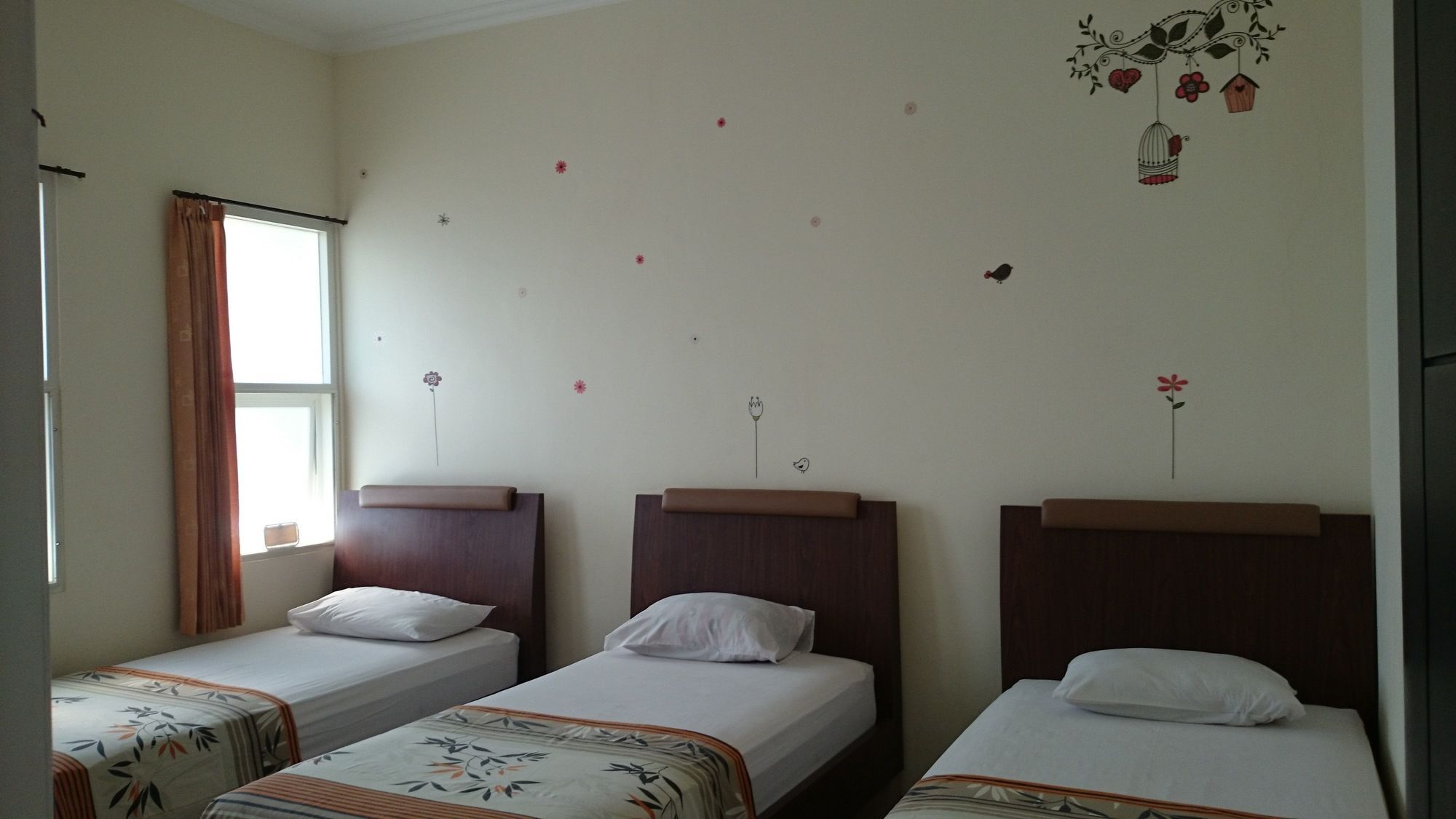Ikiru To Live Hotel Surabaya Exterior photo
